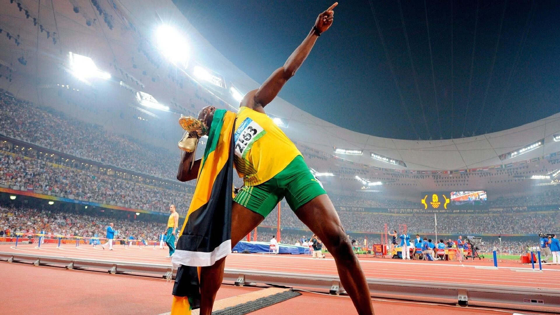 _云端跑步挑战:在虚拟世界中飞奔_,云端里跑马