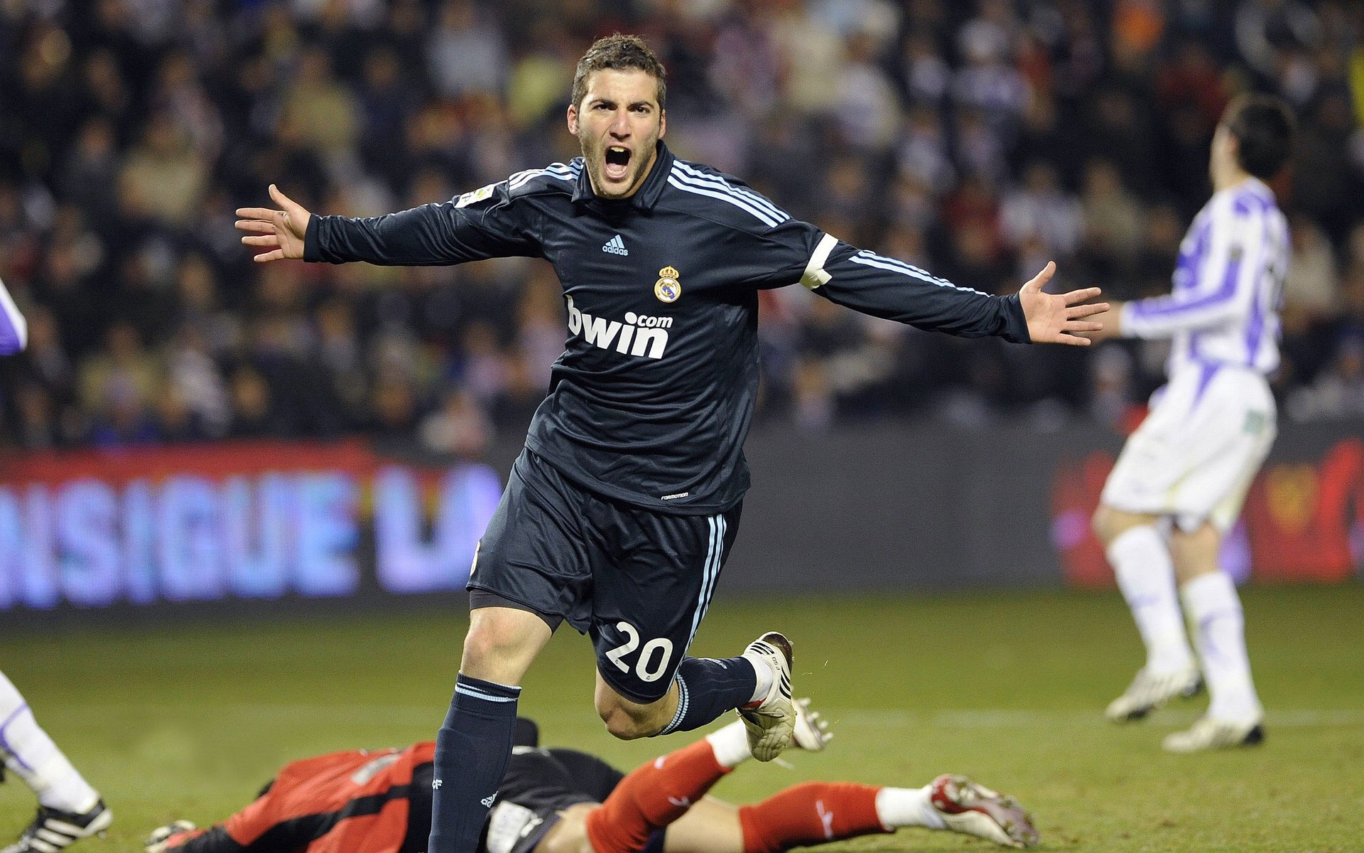 现代科技虚拟现实体育争霸,未来运动新风尚,虚拟现实技术给电竞赛事带来的创新